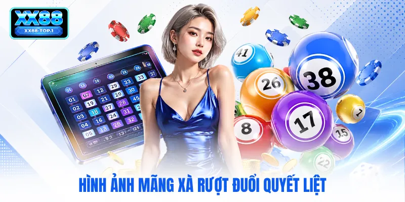 Hình ảnh mãng xà rượt đuổi quyết liệt